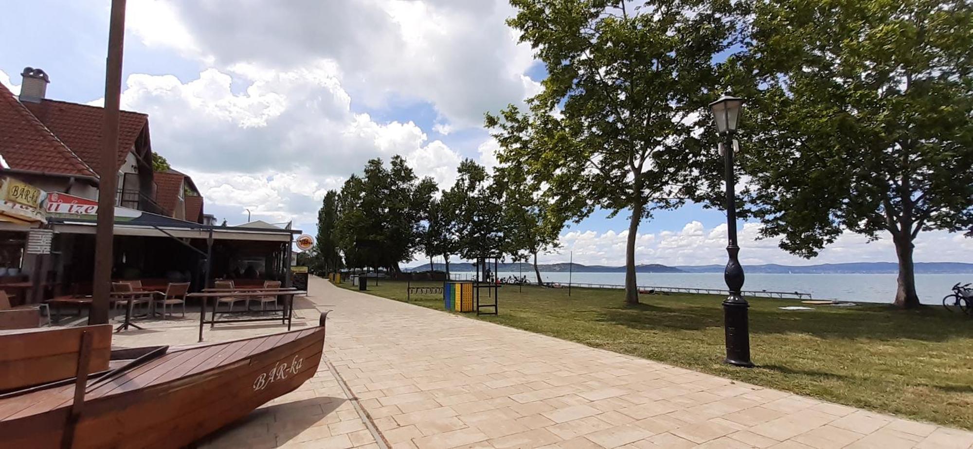 Estike Nyaralo Merevfalu Kerti Medencevel Zamárdi Exterior foto