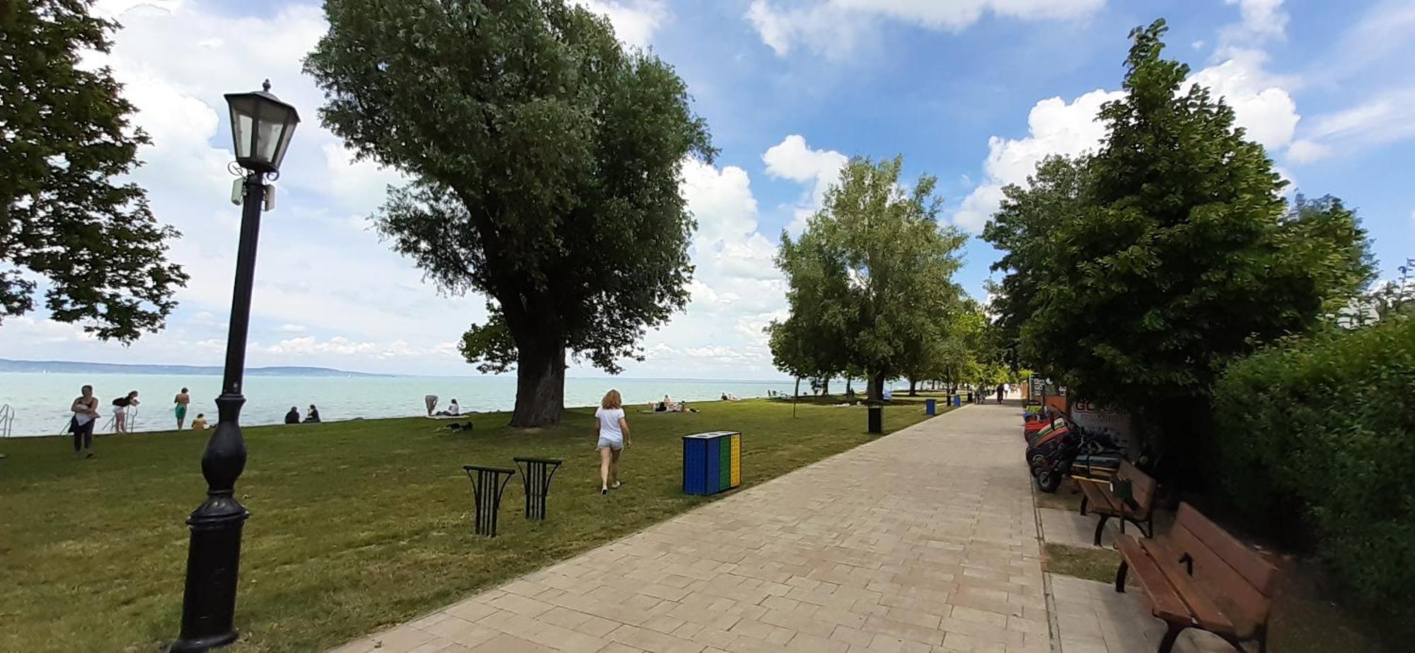 Estike Nyaralo Merevfalu Kerti Medencevel Zamárdi Exterior foto